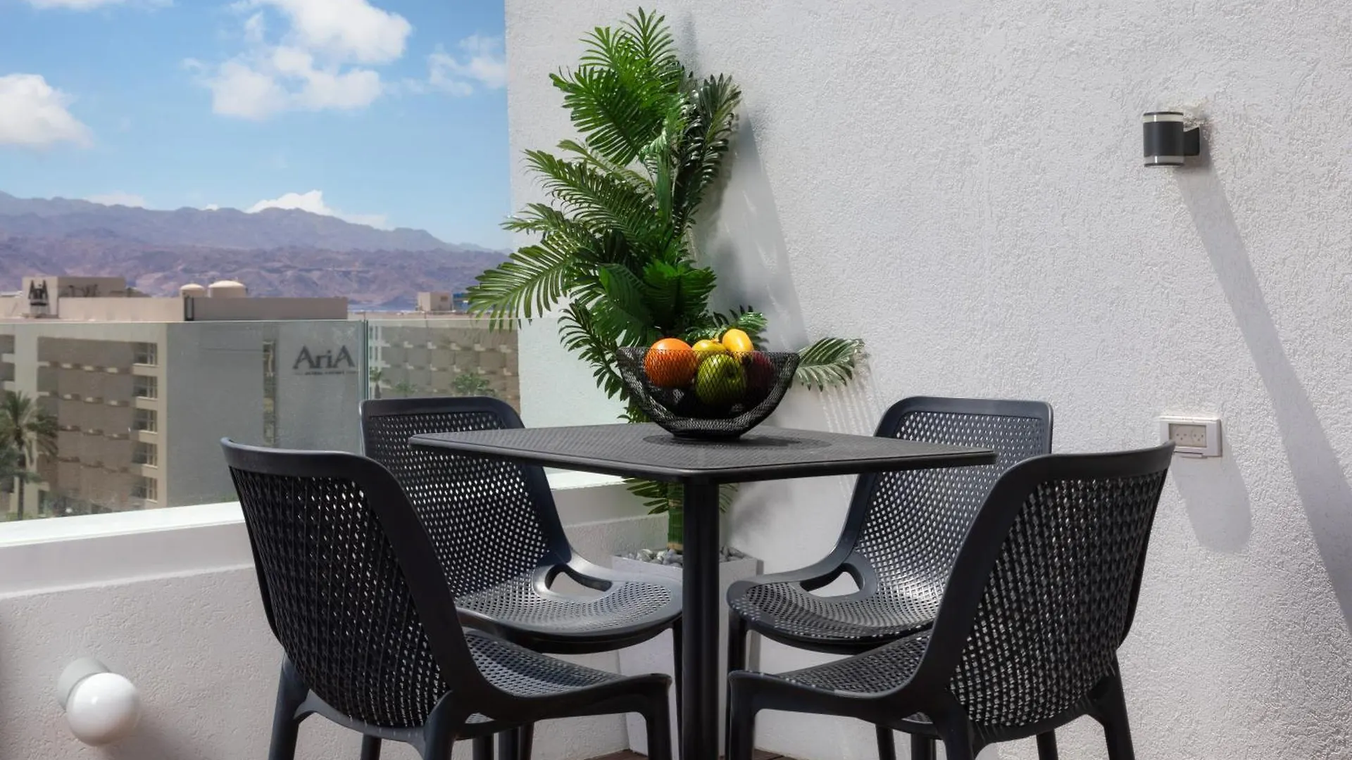 Sea Side-Presidential Suite Amazing View Privet Jacuzzi Ejlat